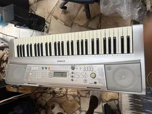 Yamaha PSR E303 From Uk