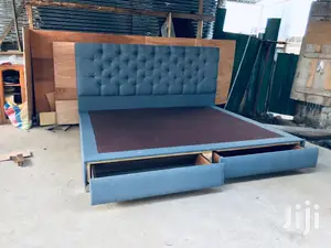 Kingsize Bed With Drawers 