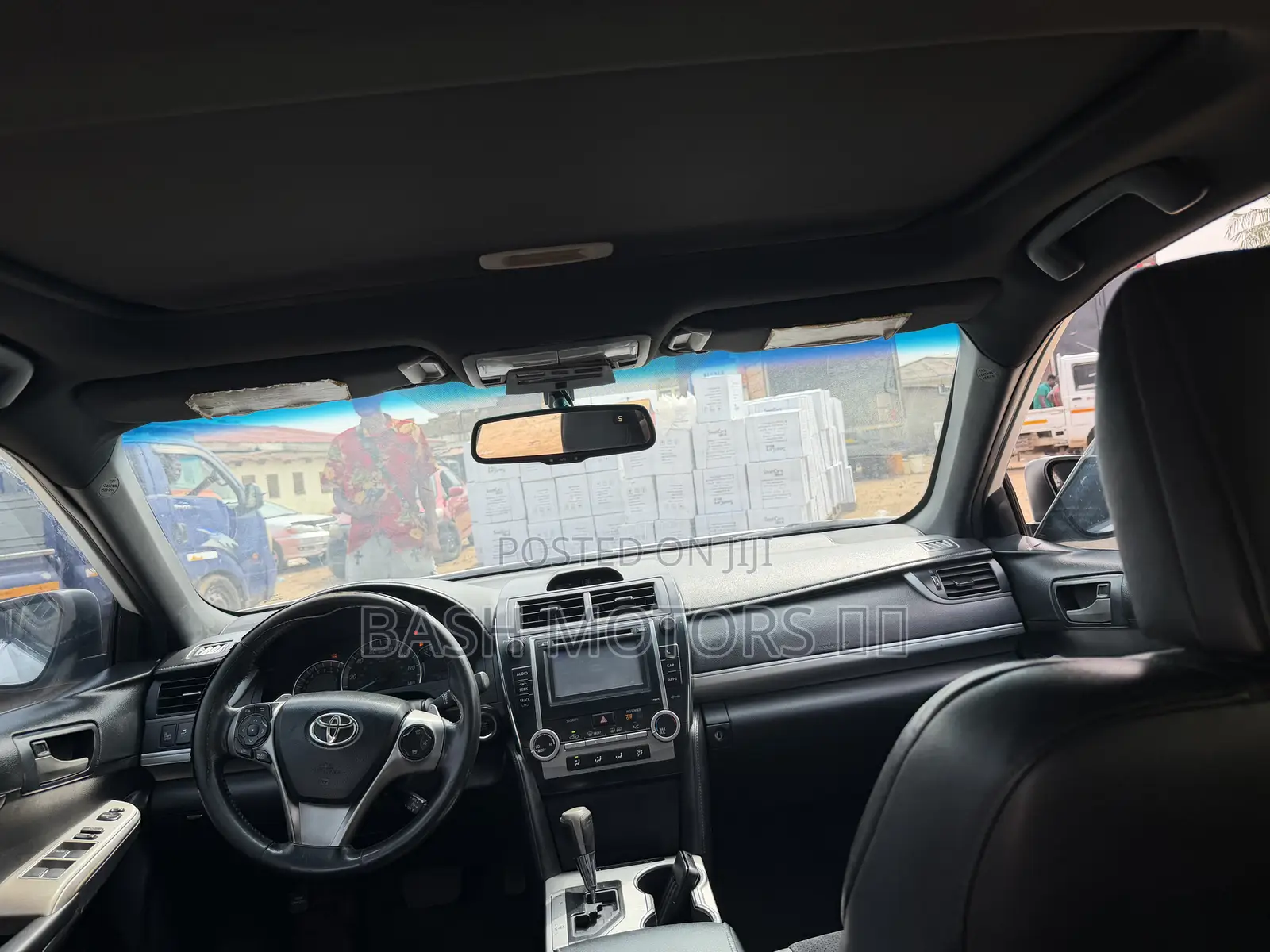 Toyota Camry SE 4dr Sedan (2.5L 4cyl 6A) 2014 White