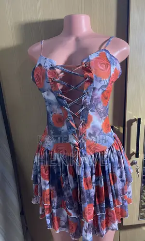 Ladies Short Dresses Available the Same Color