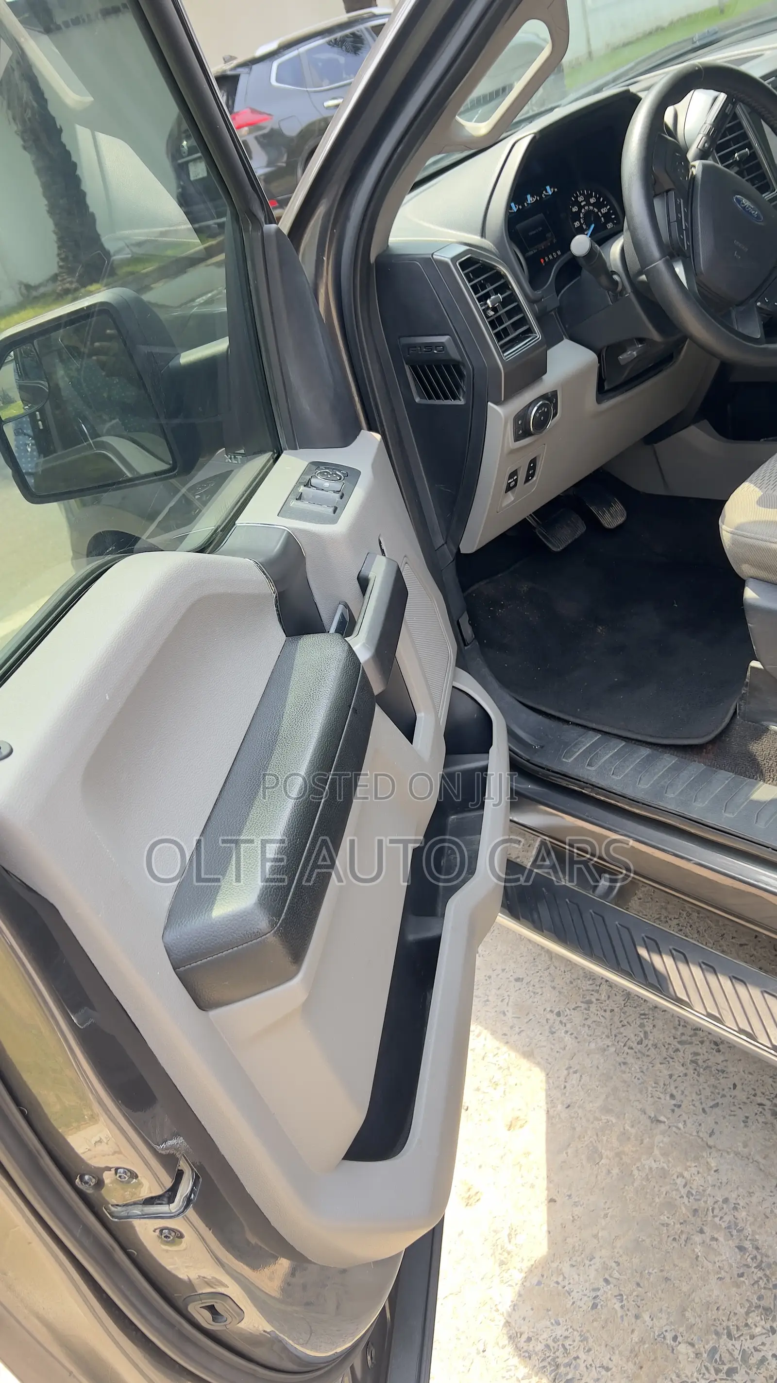 Ford F-150 XLT 4x2 SuperCab Styleside 8 ft. box 163 in. WB 2020 Gray