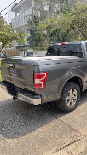 Ford F-150 XLT 4x2 SuperCab Styleside 8 ft. box 163 in. WB 2020 Gray