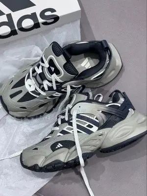 High Quality Adidas Sneakers Grey