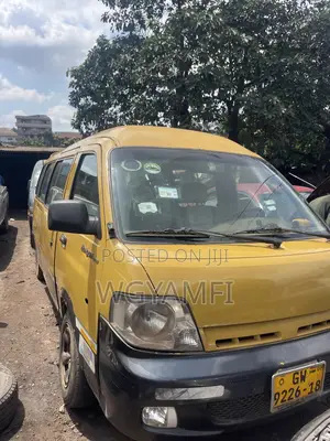 Kia Combi 2006 Yellow