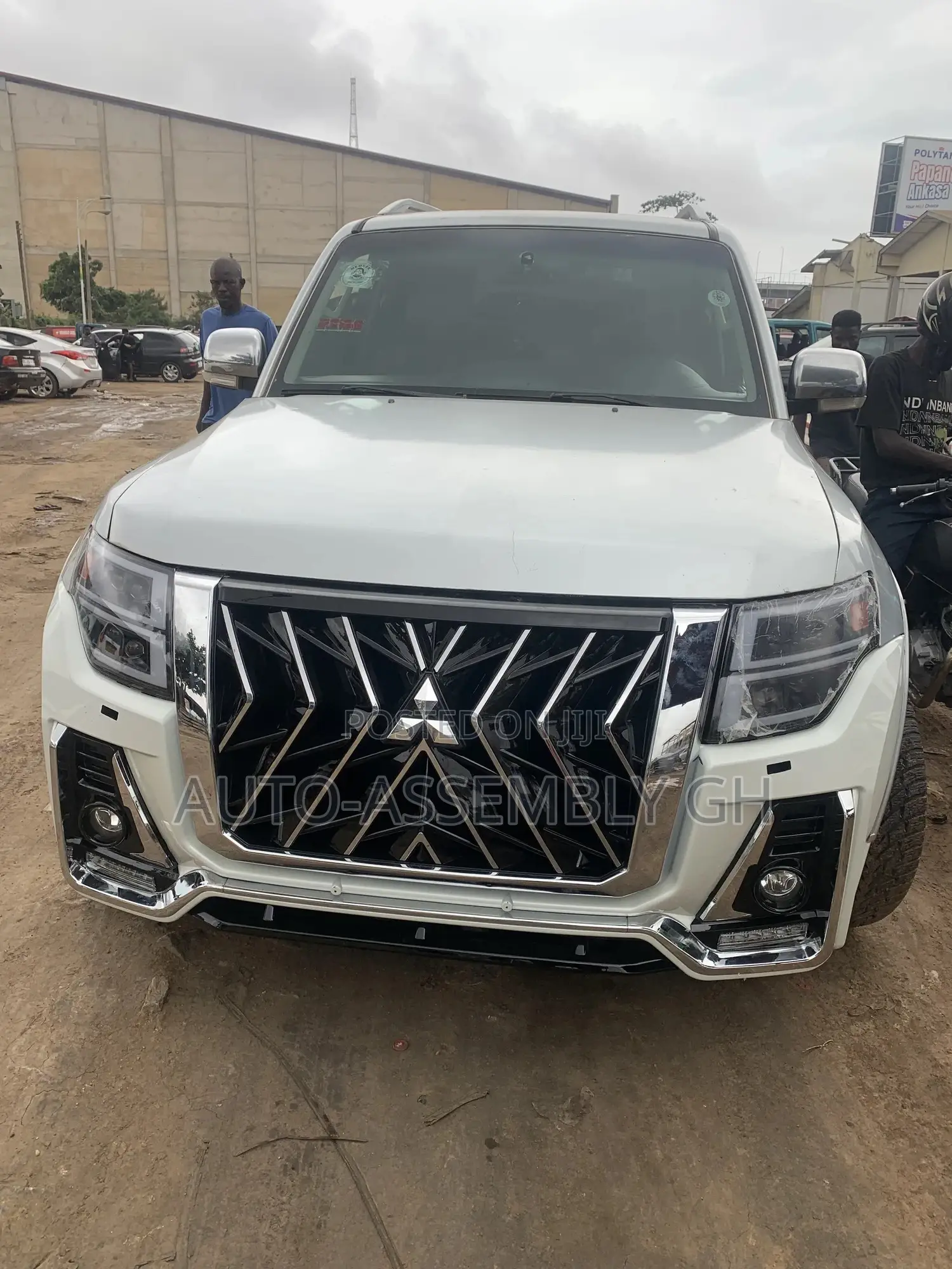 Mitsubishi Pajero 2010,2012 Upgraded to 2022 Body Kit