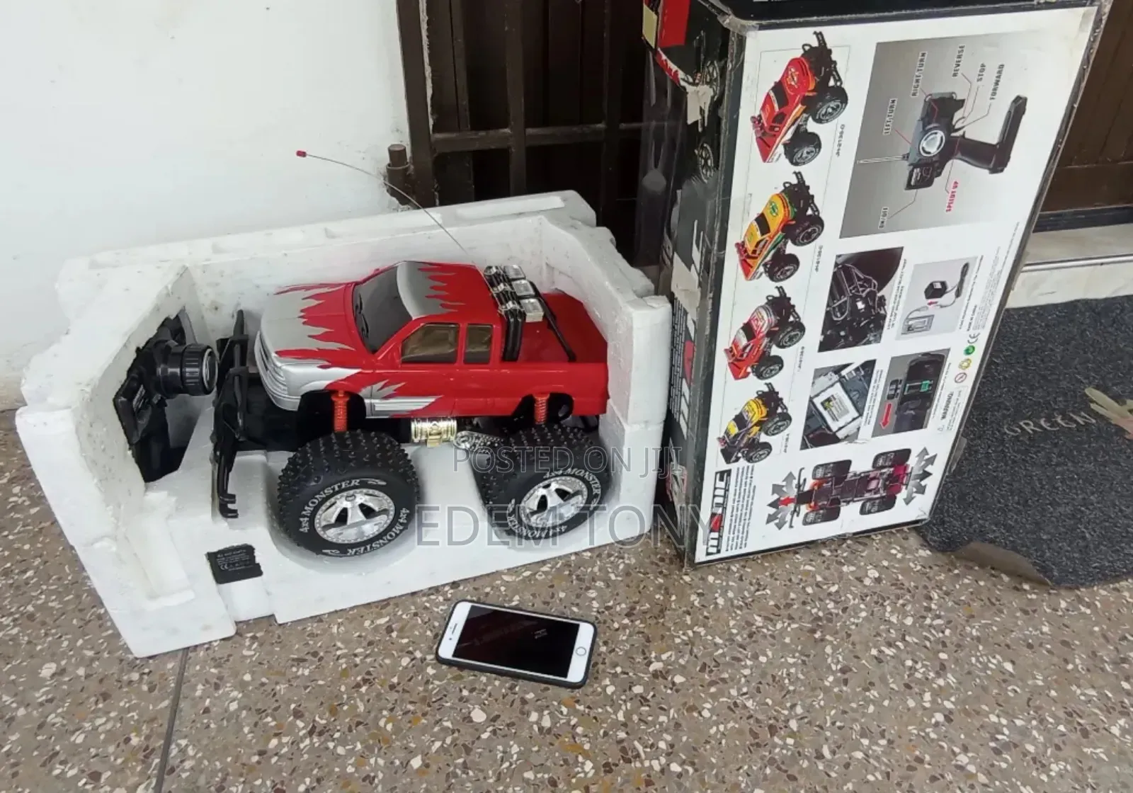 Pro Ax Race Expert Manic 4x4 Monster Cross Truck Scale 1:8