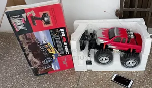 Pro Ax Race Expert Manic 4x4 Monster Cross Truck Scale 1:8