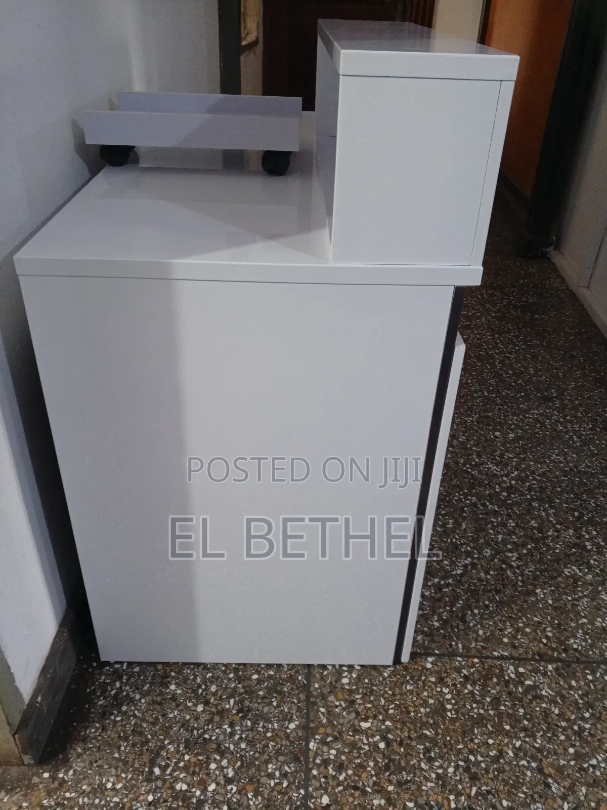 Reception Desk With Wooden Panel Black Cover