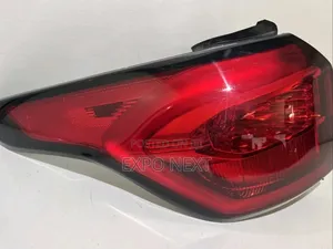 2017 - 2019 Ford Escape Halogen Tail Light Pair Oem Led