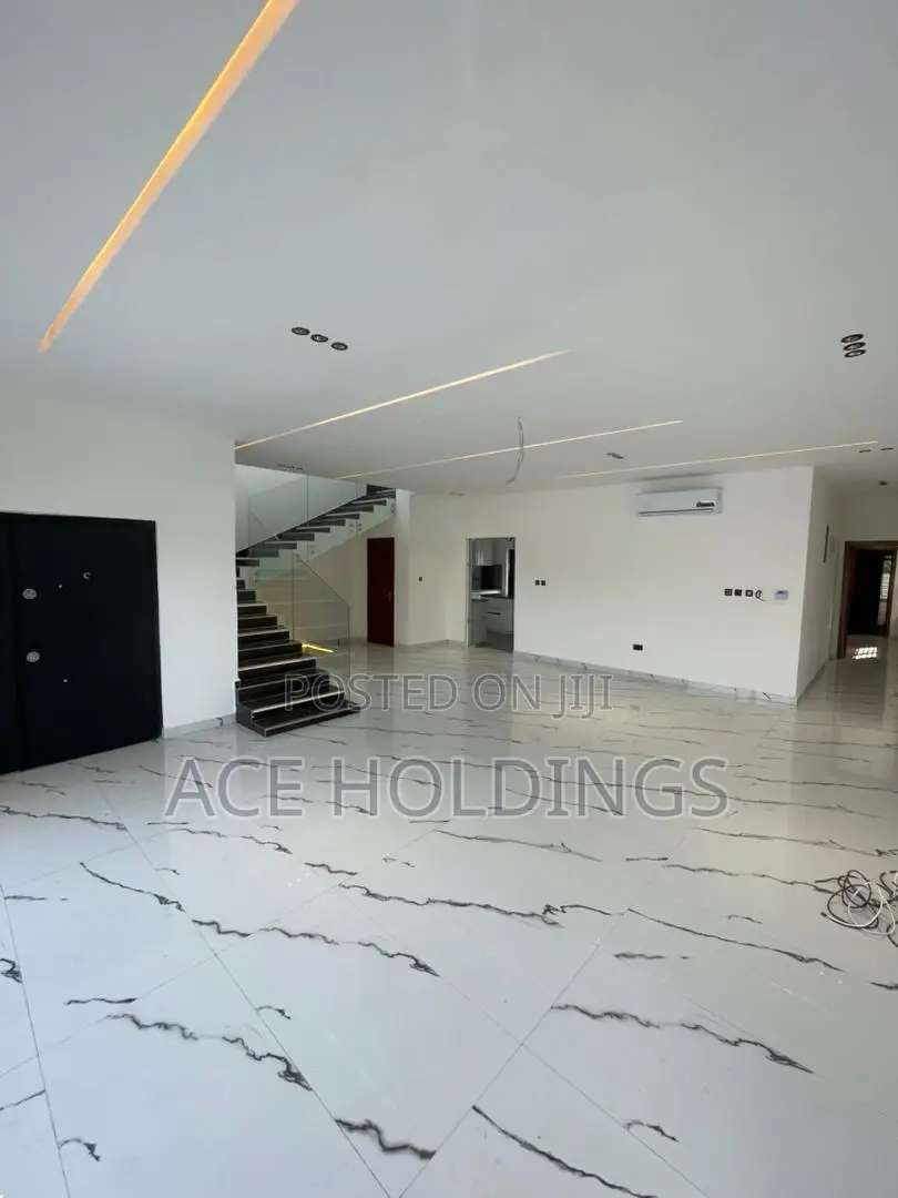 4bdrm Mansion in Ayi Mensah, Ga East Municipal for sale