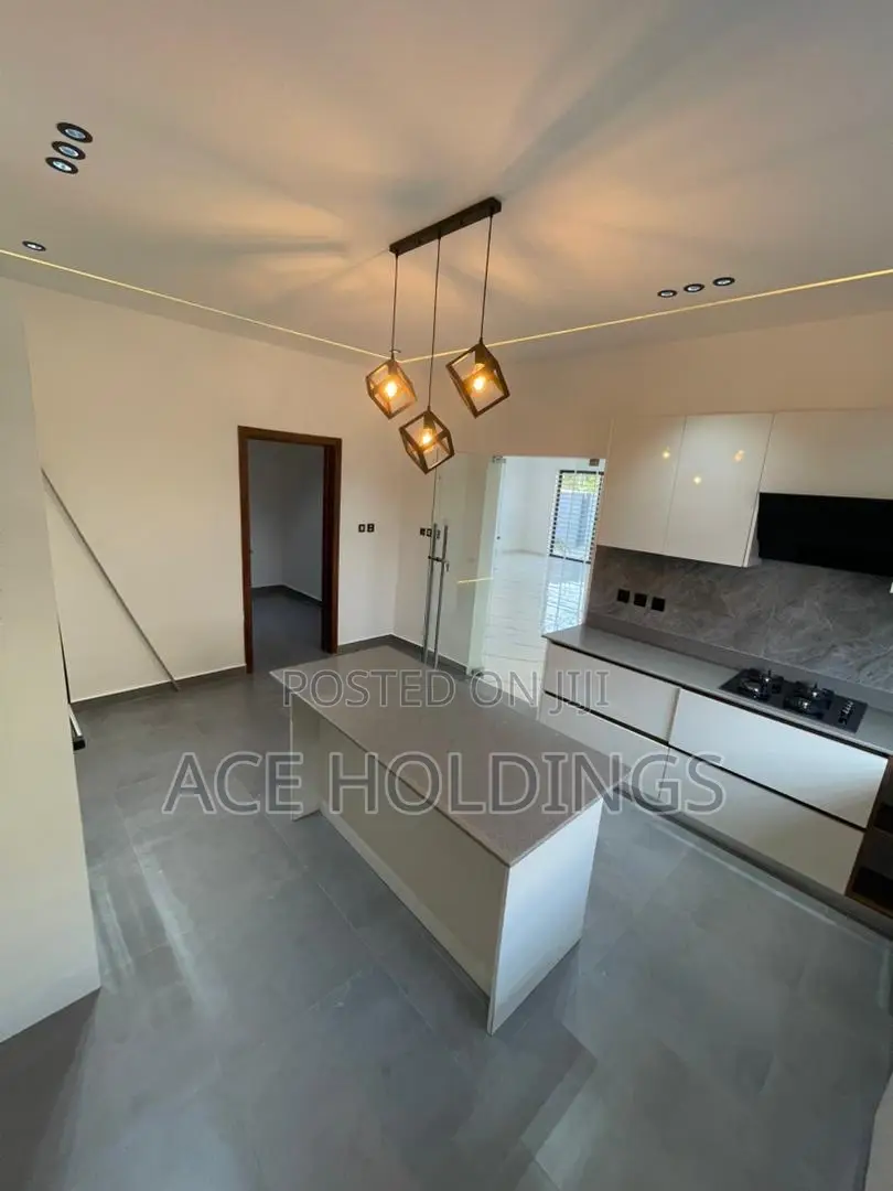 4bdrm Mansion in Ayi Mensah, Ga East Municipal for sale
