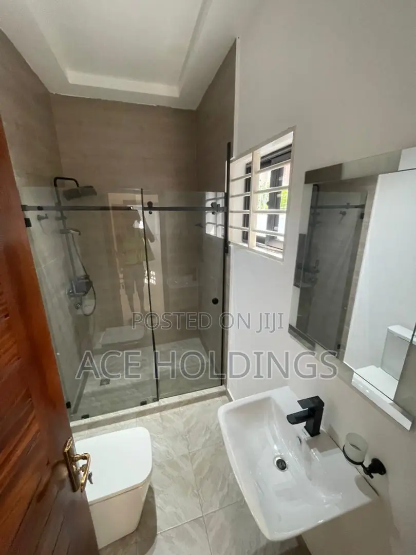 4bdrm Mansion in Ayi Mensah, Ga East Municipal for sale