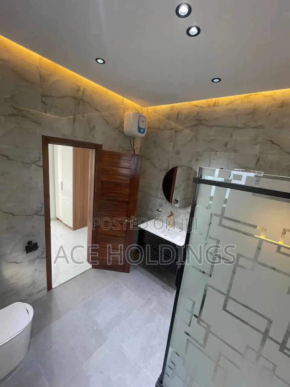 4bdrm Mansion in Ayi Mensah, Ga East Municipal for sale