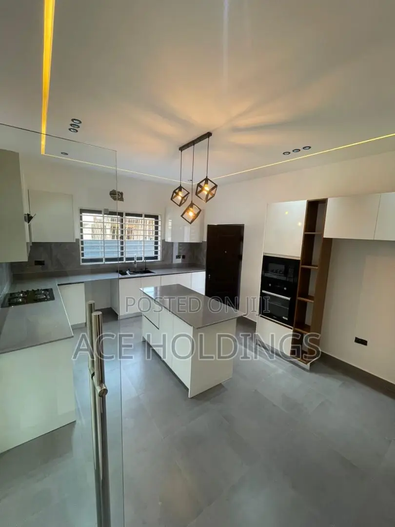 4bdrm Mansion in Ayi Mensah, Ga East Municipal for sale
