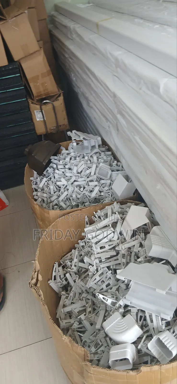 Bulk of PVC Rain Gutter Hooks