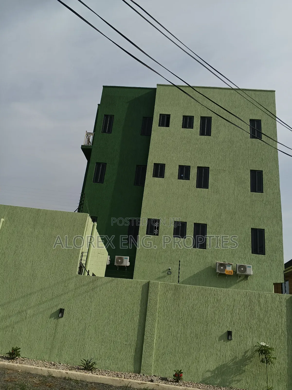 Furnished 4bdrm Townhouse / Terrace in Ashieyie, Adenta for rent