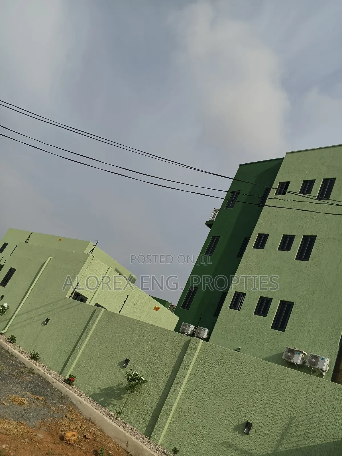 Furnished 4bdrm Townhouse / Terrace in Ashieyie, Adenta for rent