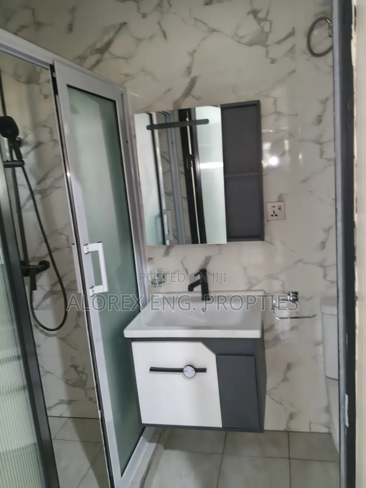 Furnished 4bdrm Townhouse / Terrace in Ashieyie, Adenta for rent