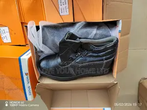 Safety Boots – Quality & Affordable For ( Wholesale Only 10 Pcs)