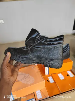 Safety Boots – Quality & Affordable For ( Wholesale Only 10 Pcs)