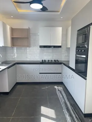 3bdrm Townhouse / Terrace in West Trassacco, East Legon for rent