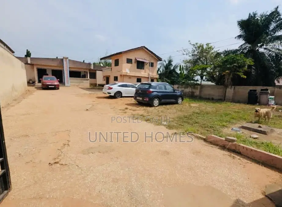 7bdrm House in Achimota for sale