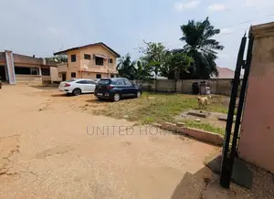 7bdrm House in Achimota for sale