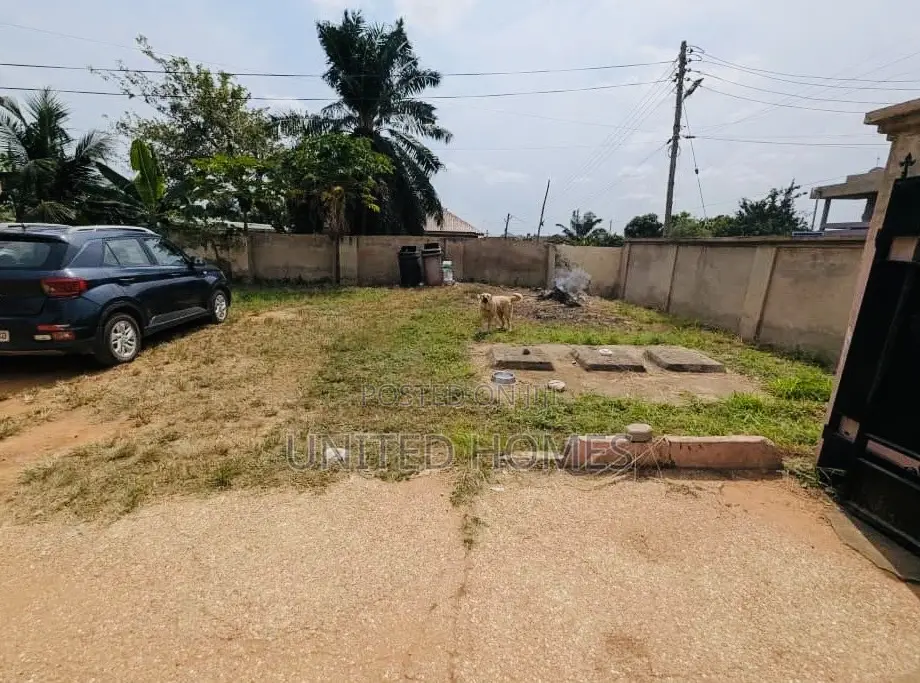 7bdrm House in Achimota for sale