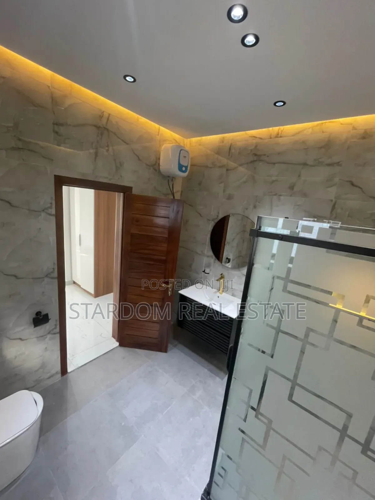 4bdrm Duplex in Ayi Mensah, Oyarifa for sale
