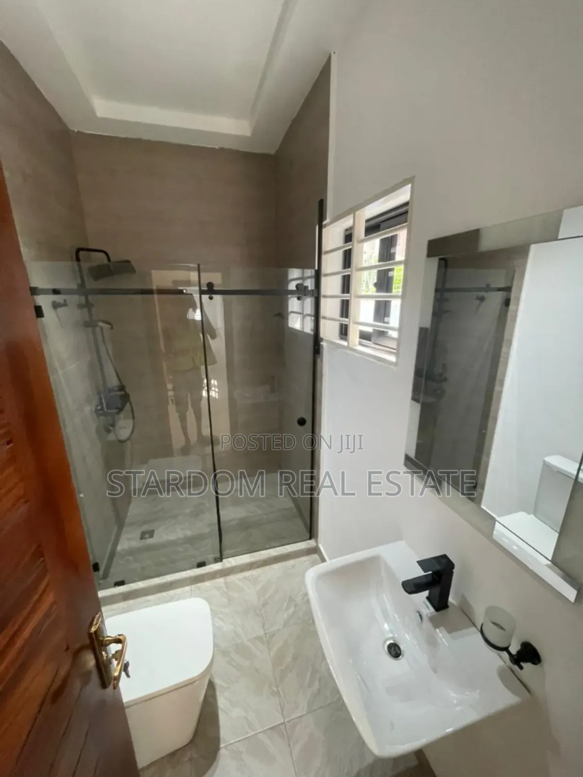 4bdrm Duplex in Ayi Mensah, Oyarifa for sale