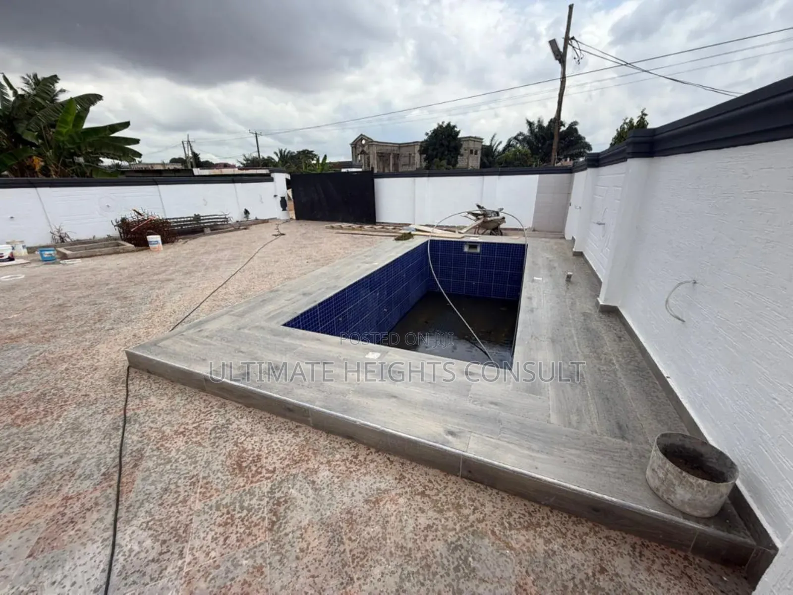 4bdrm House in Adenta for sale