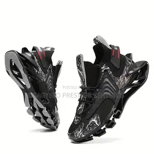 Quality Atom Sneakers Black
