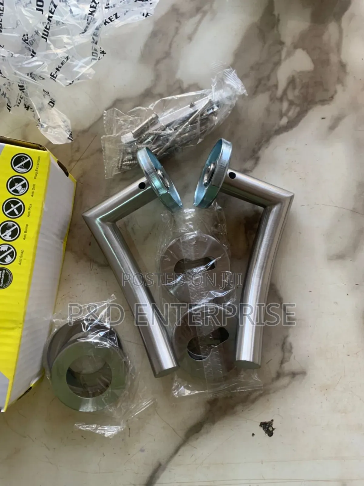 Quality Stainless Steel Seperate Handle.