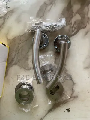 Quality Stainless Steel Seperate Handle.