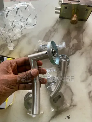 Quality Stainless Steel Seperate Handle.