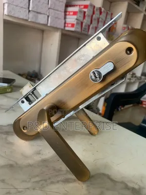 Daniels Quality Wooden Door Lock.