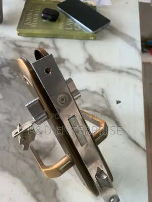 Daniels Quality Wooden Door Lock.