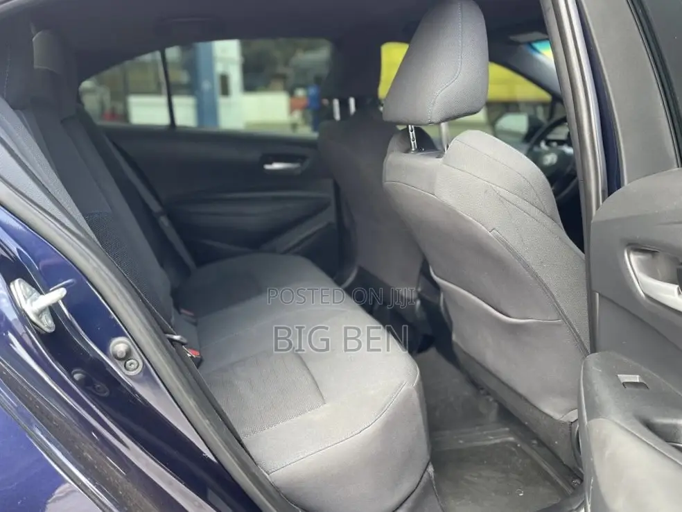 Toyota Corolla SE 2021 Blue
