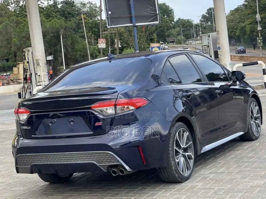 Toyota Corolla SE 2021 Blue