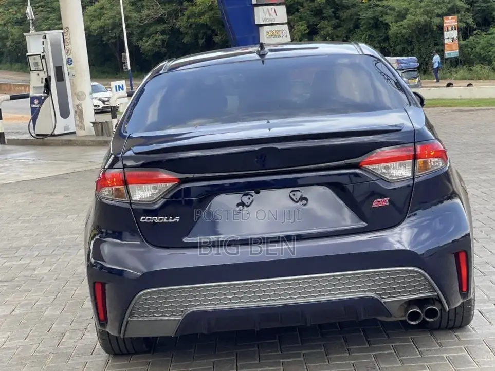 Toyota Corolla SE 2021 Blue