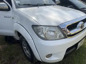 Toyota Hilux 2.0 VVT-i SRX 2010 White