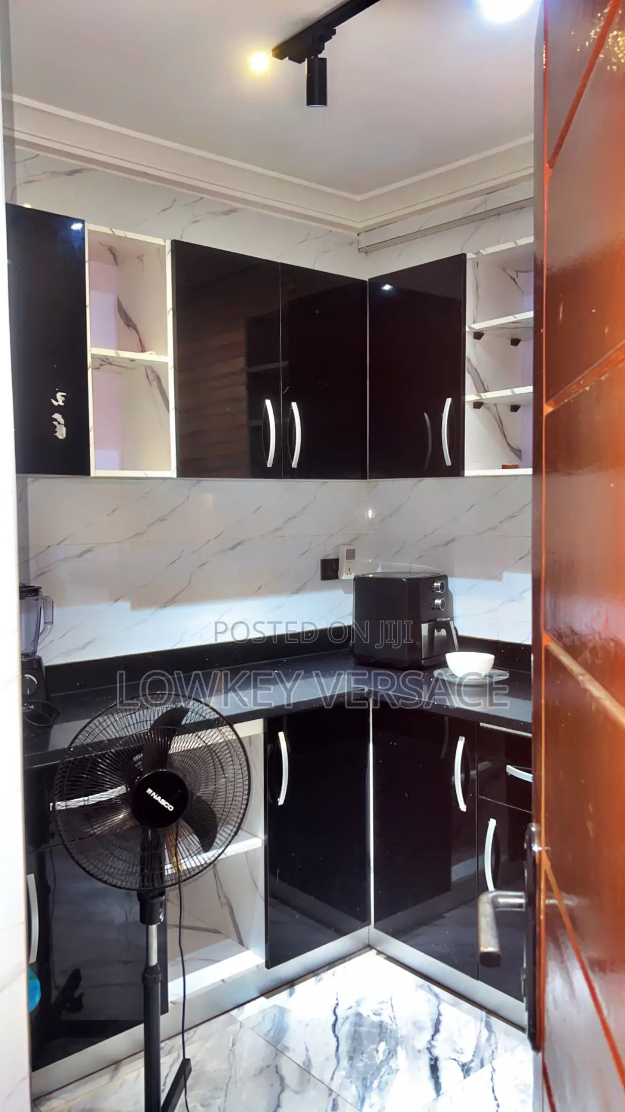 Luxury One Bed + Starlink Internet + Dstv+ Generator + Cleaning
