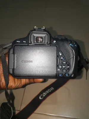Canon EOS 700D + Charger+ Battery+ Neck Strap