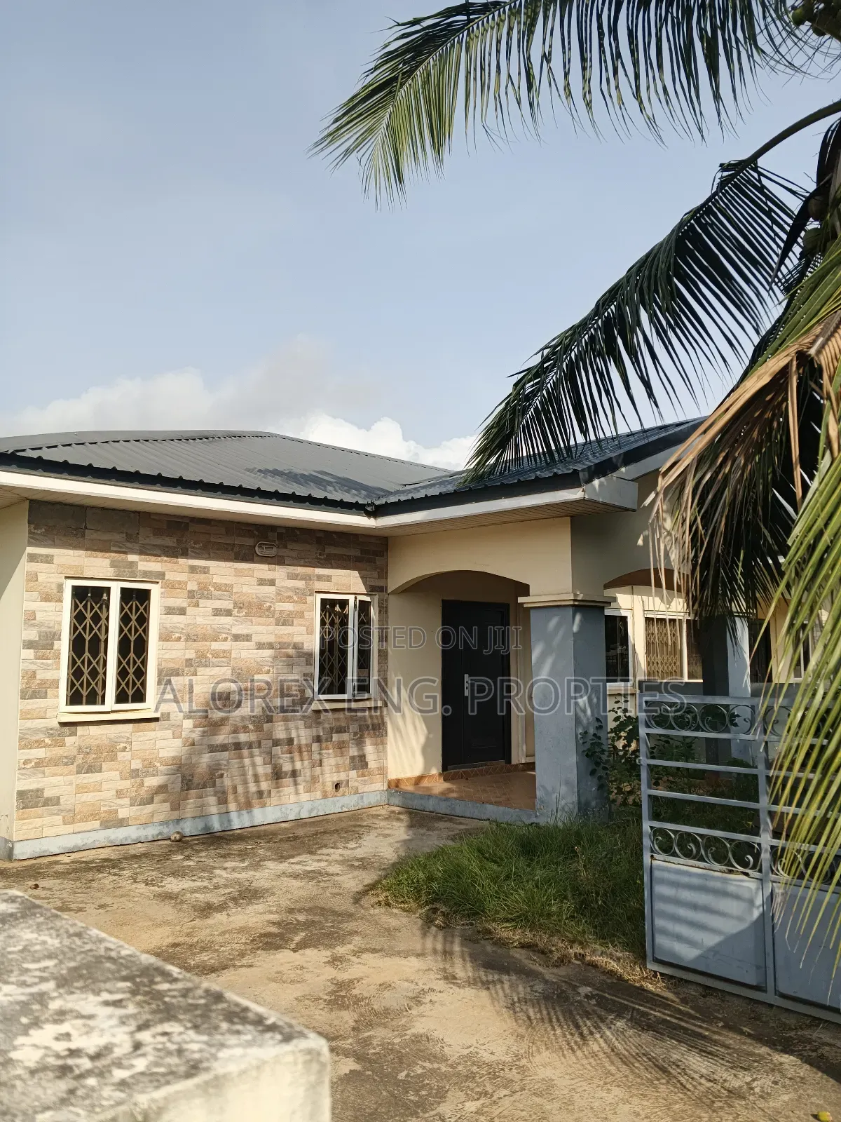 2bdrm House in Self Compound, Oyarifa for rent