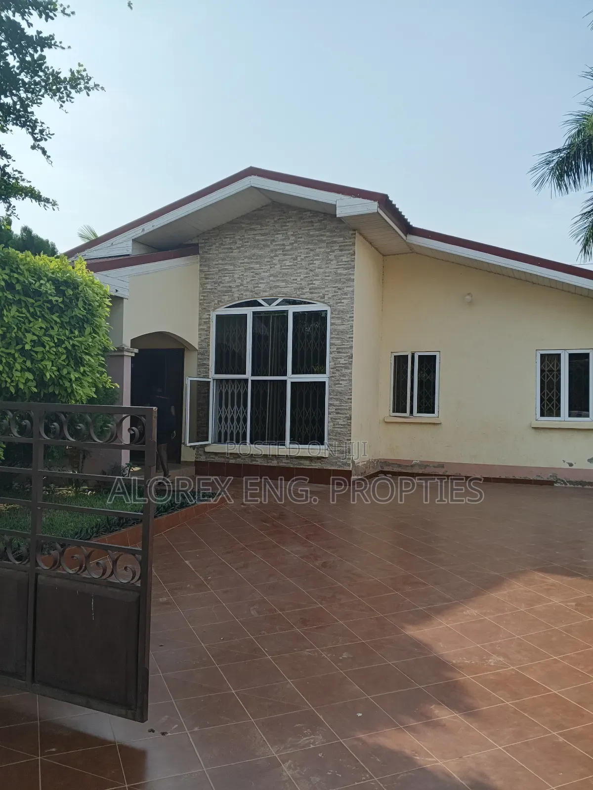 3bdrm House in Oyarifa for rent