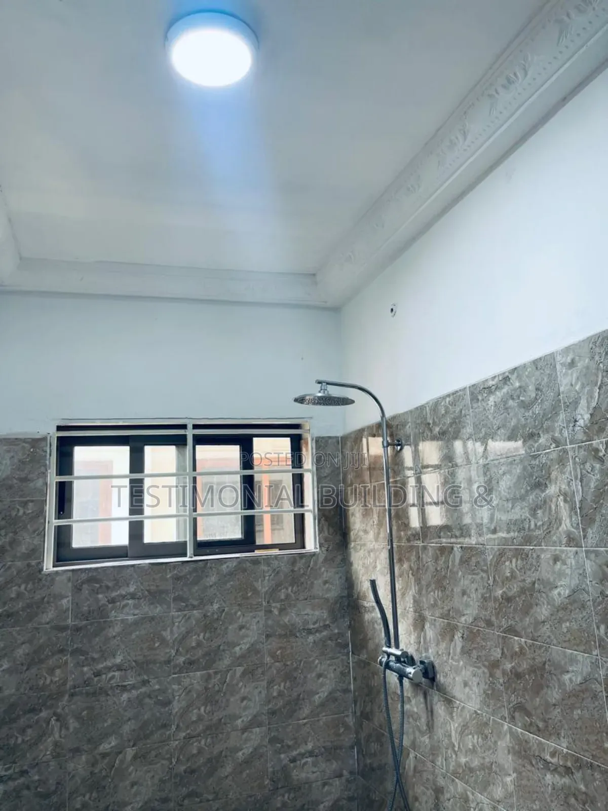 2bdrm Apartment in Testimonial Building, Adjiriganor for rent