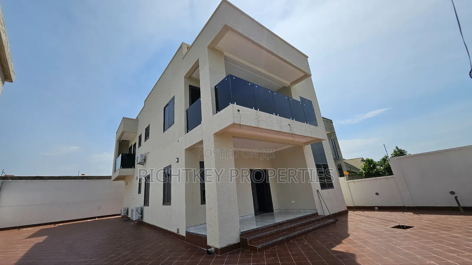 4bdrm Duplex in Rightkey, Kumasi Metropolitan for sale