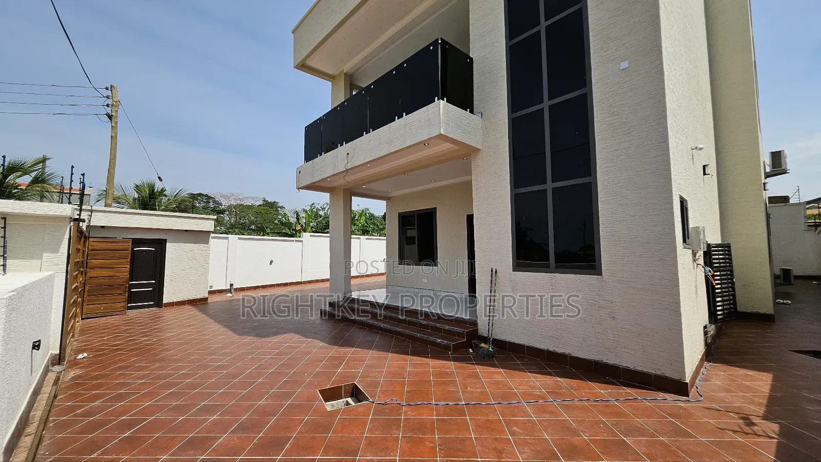 4bdrm Duplex in Rightkey, Kumasi Metropolitan for sale
