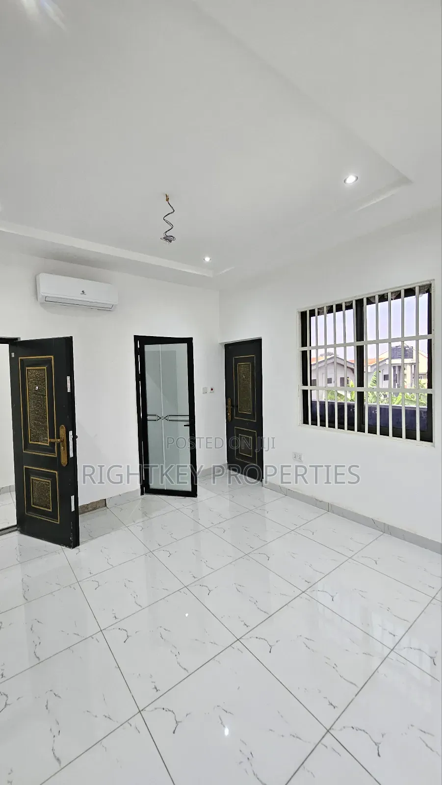 4bdrm Duplex in Rightkey, Kumasi Metropolitan for sale