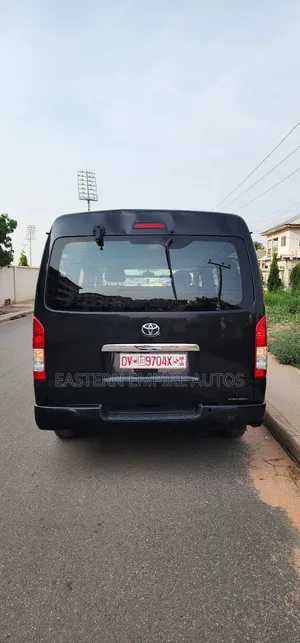 Toyota HiAce 2012 Black
